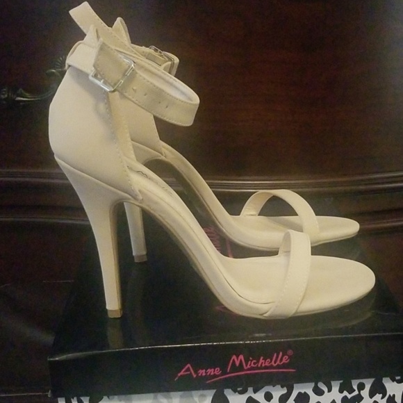 Heels - Picture 2 of 3